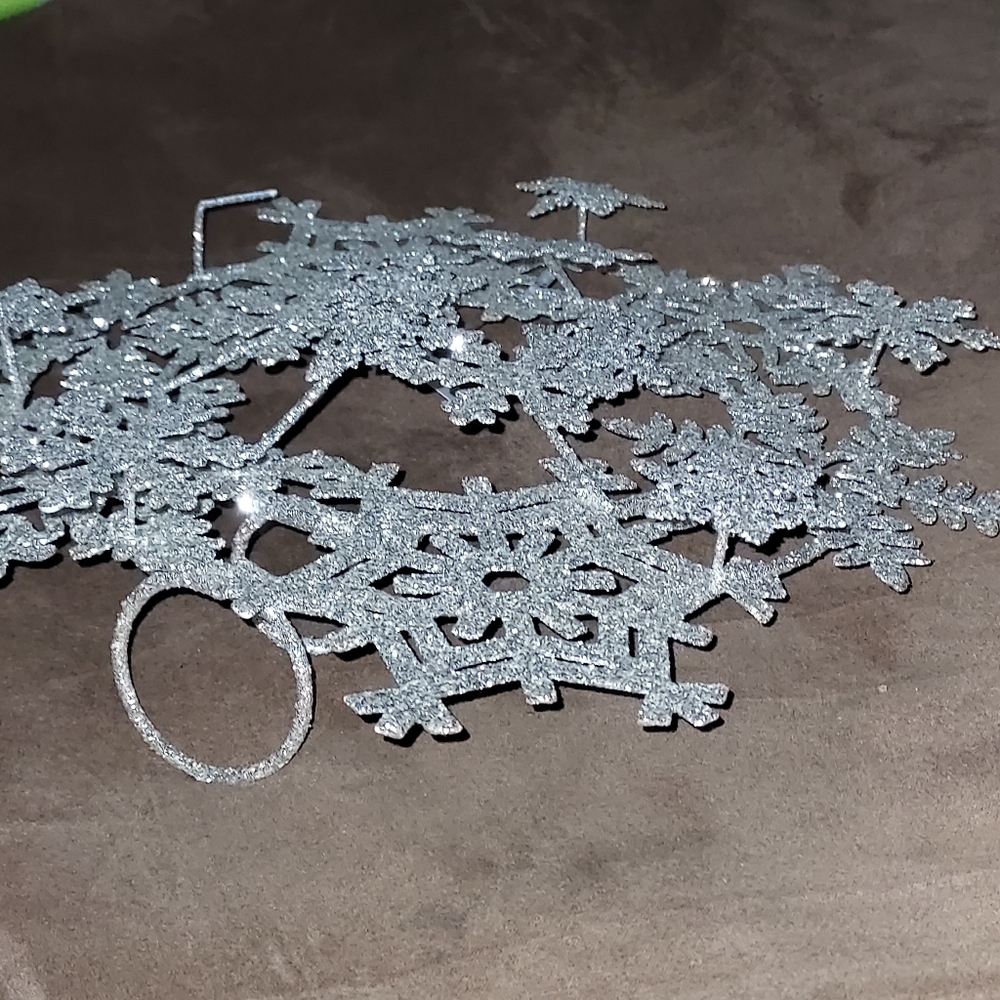 3 D Silver Snowflake Tree Topper 12"×12" . Pic Doesn't Do It Justice. Beautiful - Picture 3 of 12
